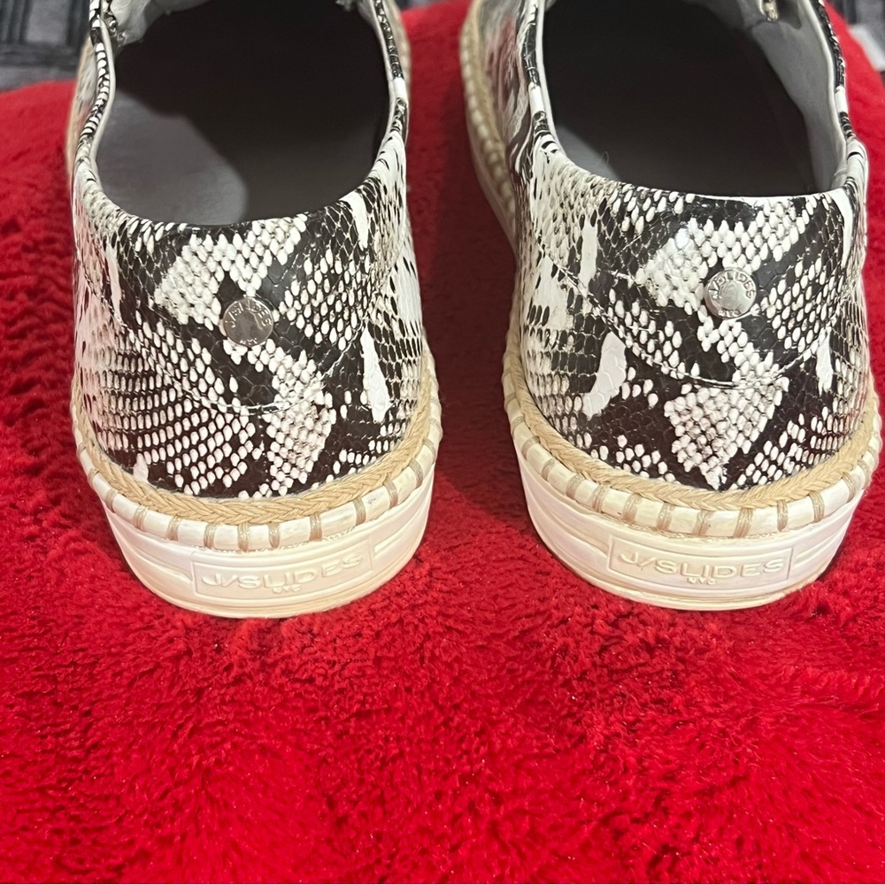 J-Slides Womens Snake Skin Print Slip-On Sneakers Black & White Faux Leather - Picture 3 of 9